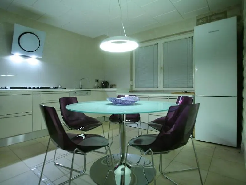 Villa Pina Pola 0*,