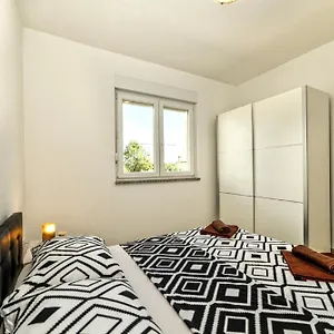 Appartamento Apartment Una, Pola
